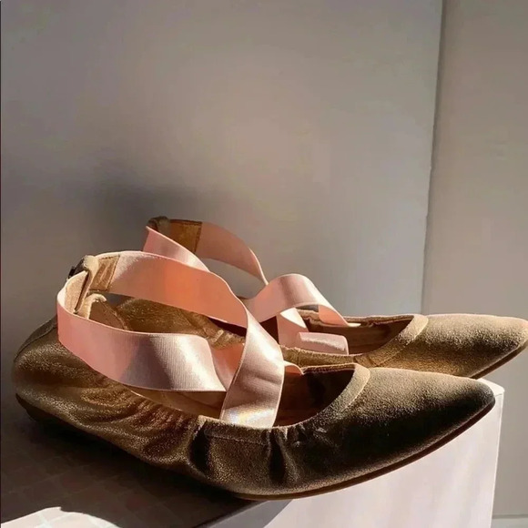 Taryn Rose Powder Metallic Ballet Flat - Picture 3 of 8